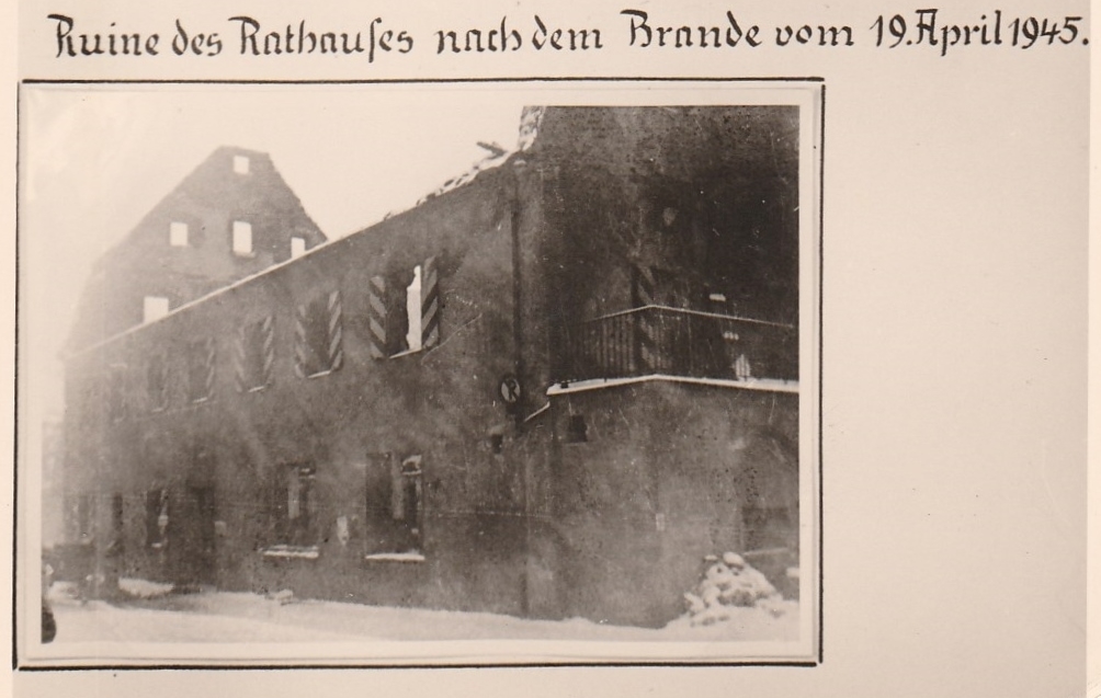 Rathausbrand 1945