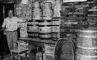 Holz frs Bier: Der Bttner bewahrt in seinem Haus in der Braugasse immer noch Eichenfsser und Bretter auf.